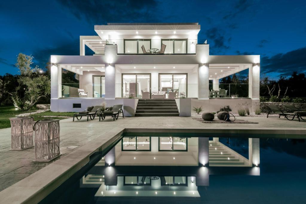 Luxury Modern Villa